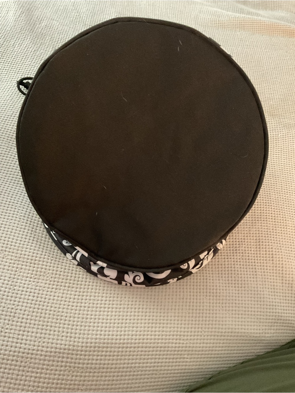 Thirtyone Cinch Top Bin in Black Parisian Pop